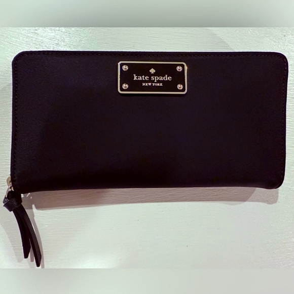 NWT💕KATE SPADE ♠️ LONG  WALLET!  Rare, Beautiful, Collectable Piece! - Picture 1 of 6
